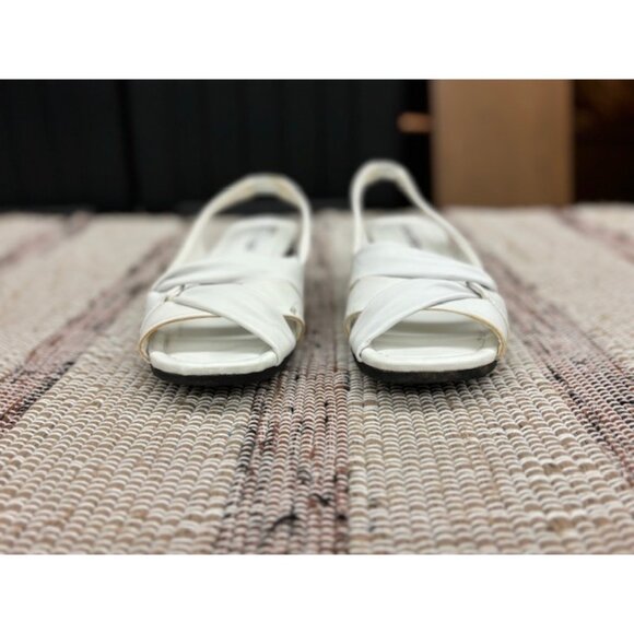 Cabin Creek Ladies 8M White Slingback Flats With Knot Design - Picture 3 of 7